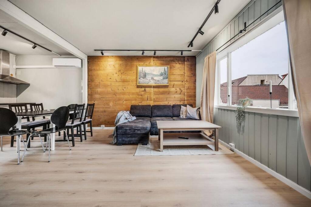Dinbnb Homes I 4-Bedroom Historical House In Romantic Surroundings ベルゲン エクステリア 写真