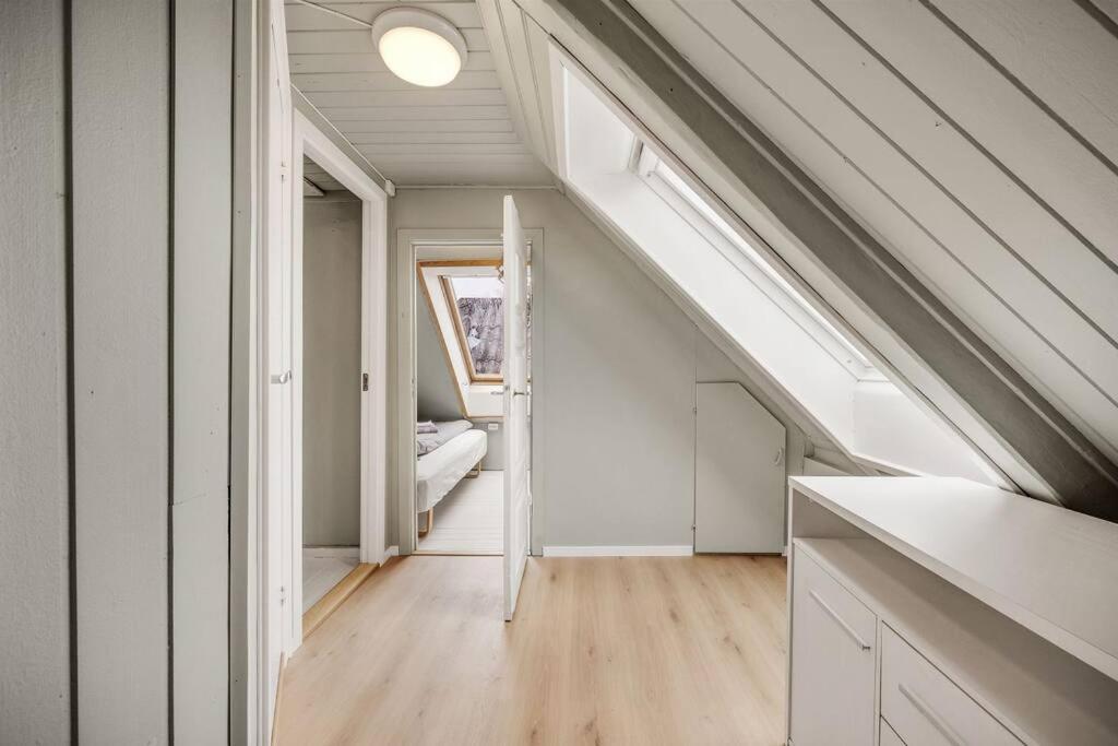 Dinbnb Homes I 4-Bedroom Historical House In Romantic Surroundings ベルゲン エクステリア 写真