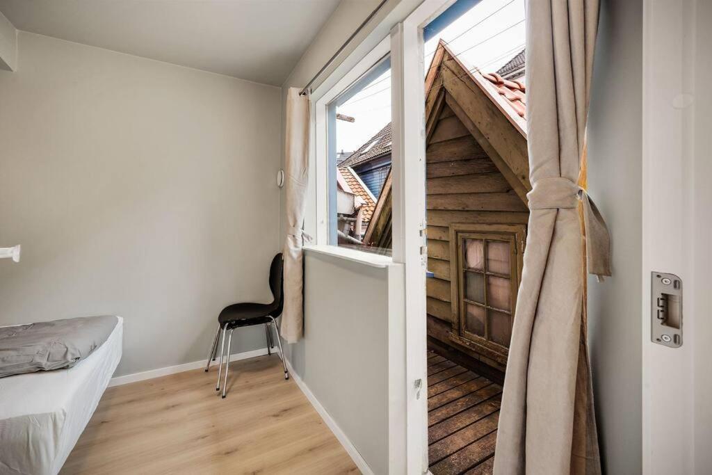 Dinbnb Homes I 4-Bedroom Historical House In Romantic Surroundings ベルゲン エクステリア 写真