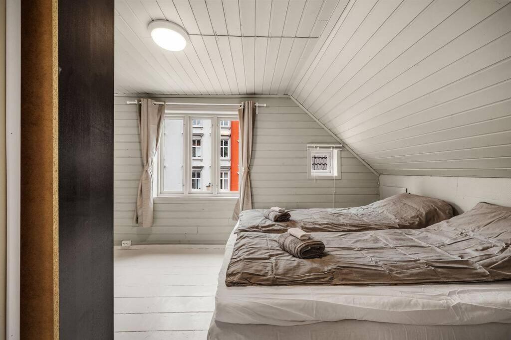 Dinbnb Homes I 4-Bedroom Historical House In Romantic Surroundings ベルゲン エクステリア 写真